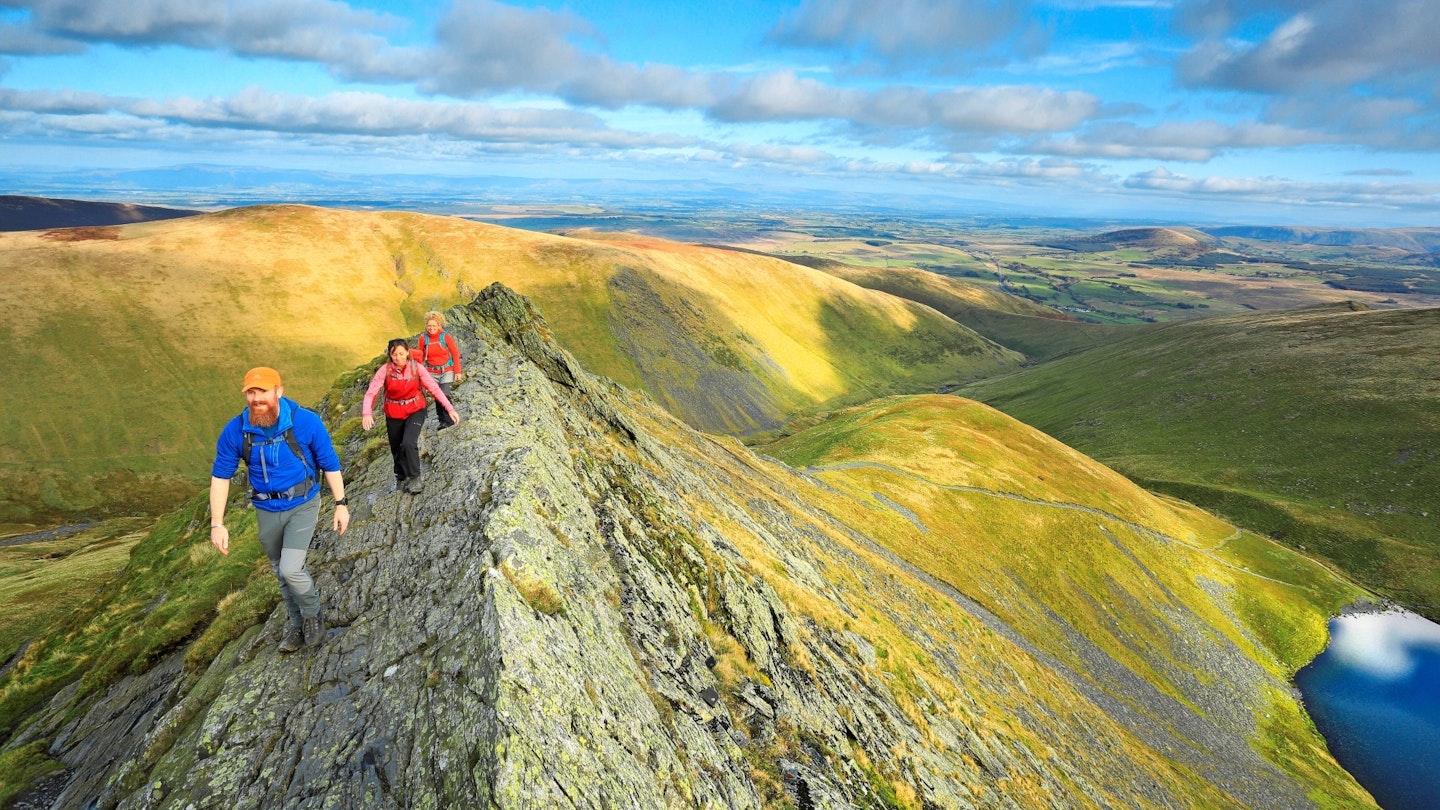 First time on the edge – a newbie tackles England's sharpest mountain ridge Review