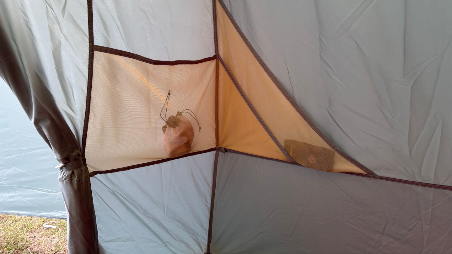 Big Agnes Bunk House 4 tent pockets