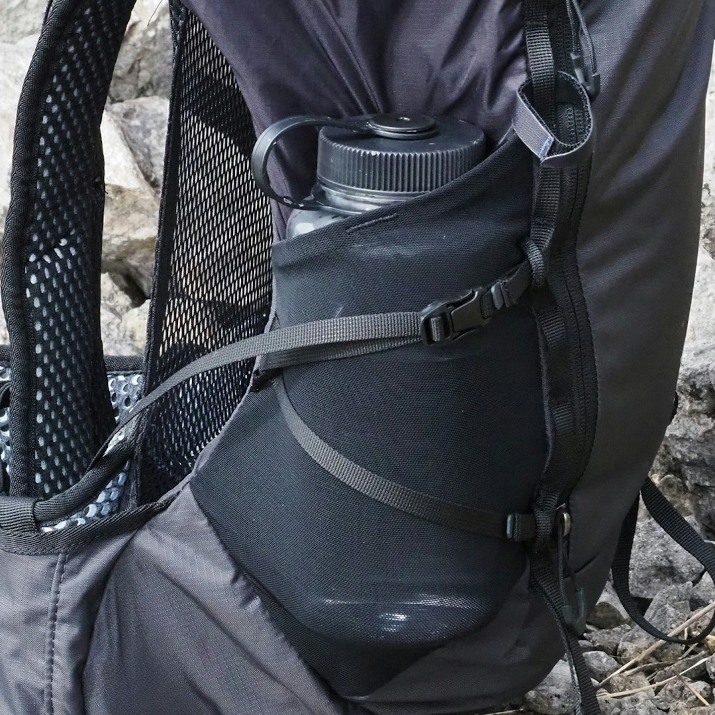 Jack Wolfskin Prelight Vent 20 drink bottle sleeve