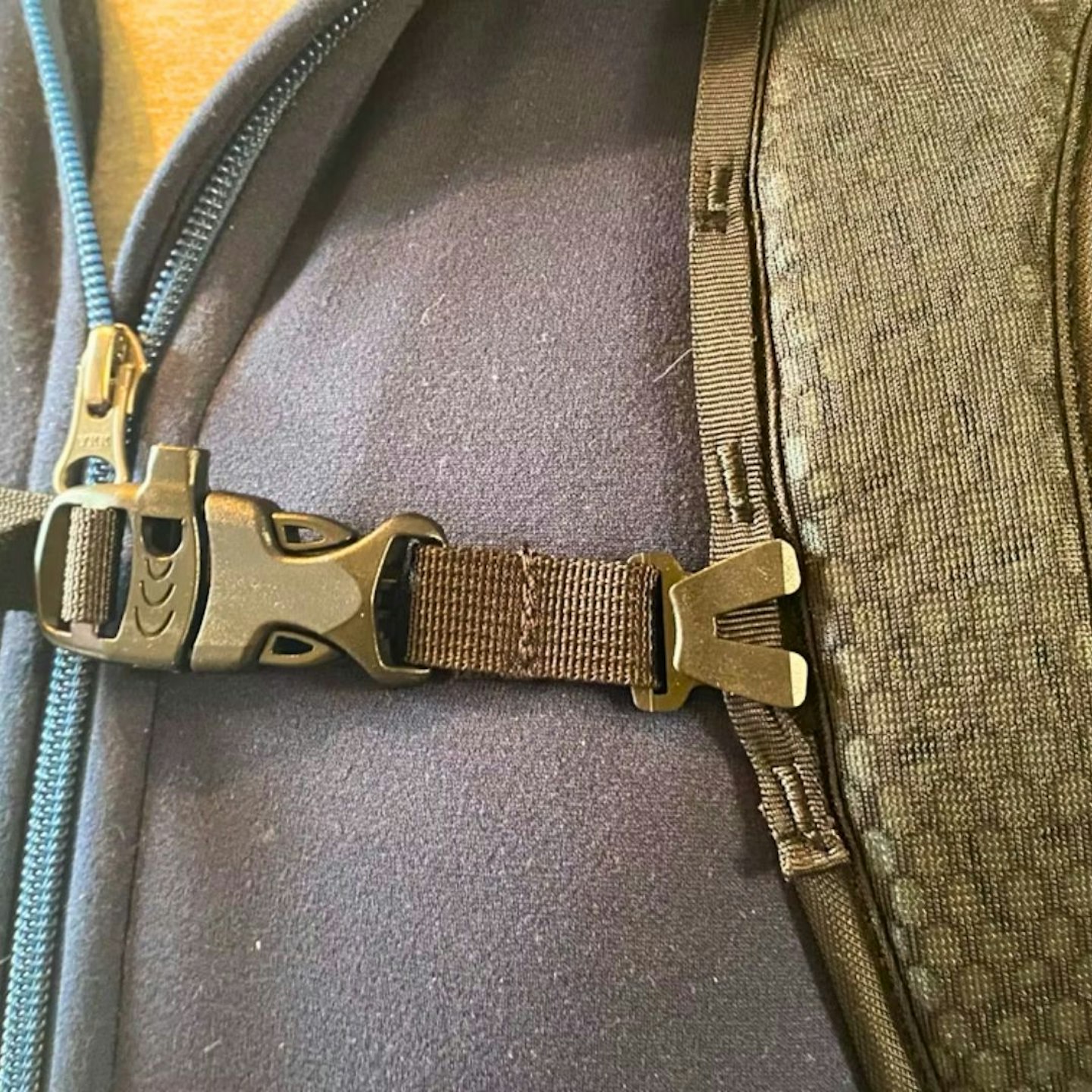 Mammut Lithium 25 sternum strap