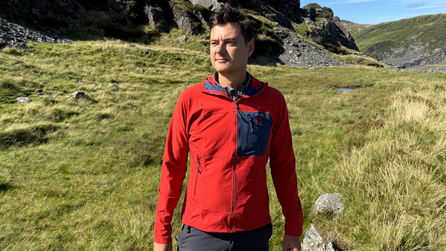 Mountain Equipment Arrow Hooded softshell jacket