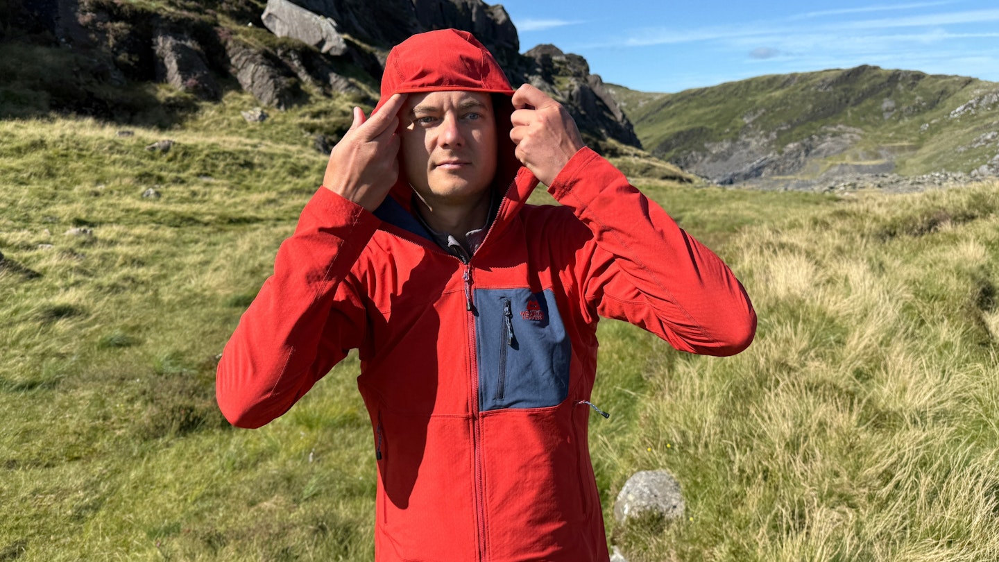 Mountain Equipment Arrow Hooded softshell jacket