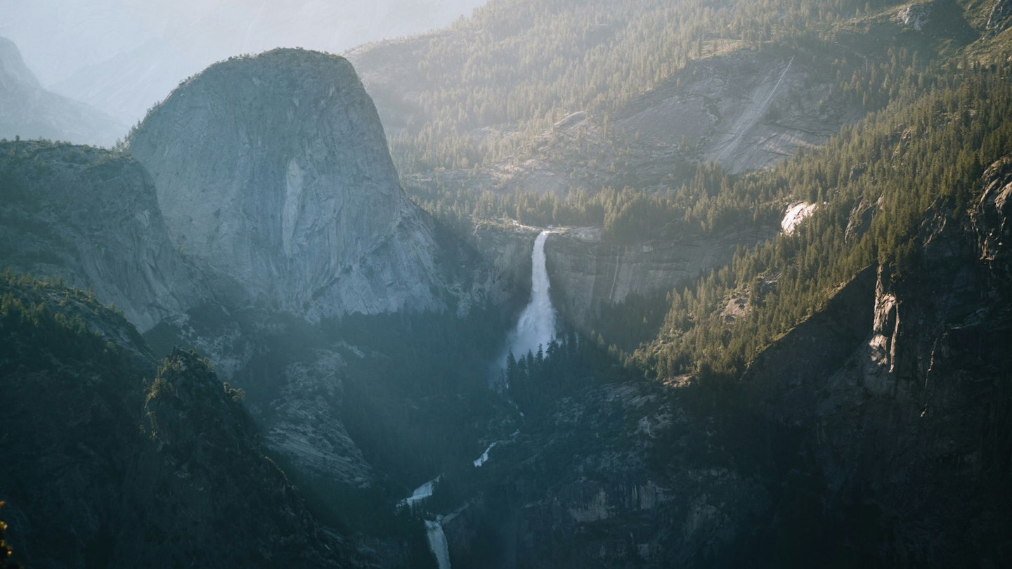 A view over the Nevada Falls in Yosemite