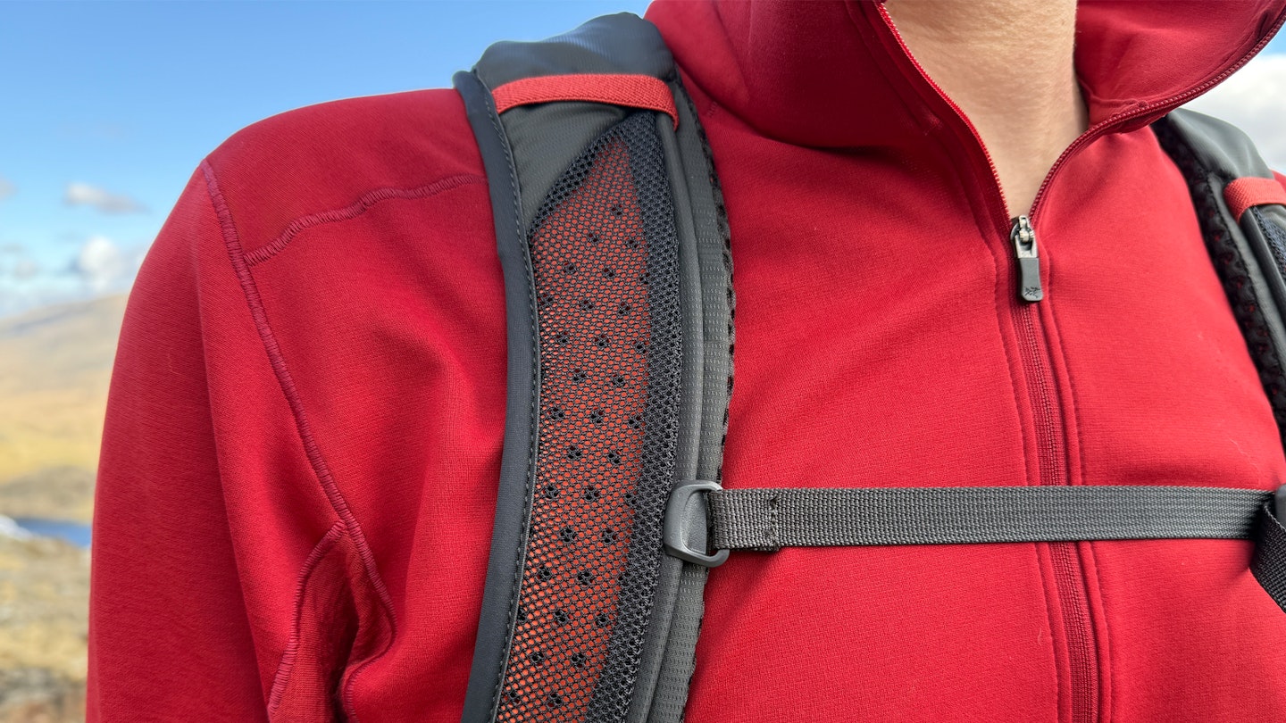 Rap Protium 27 backpack chest straps